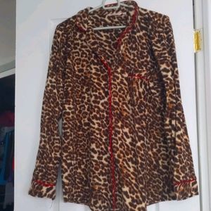 La Vie En Rose fleece pants on set